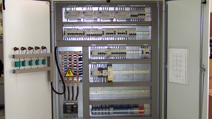INSTALACIONES ELÉCTRICAS INDUSTRIALES
